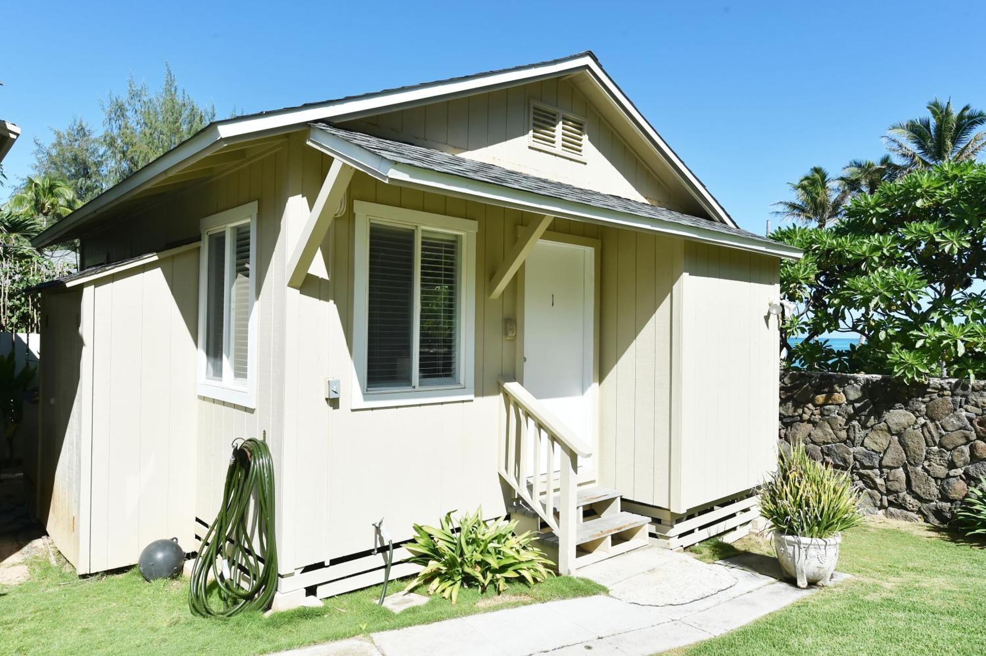 Lodge Waimanalo Beach Cottages