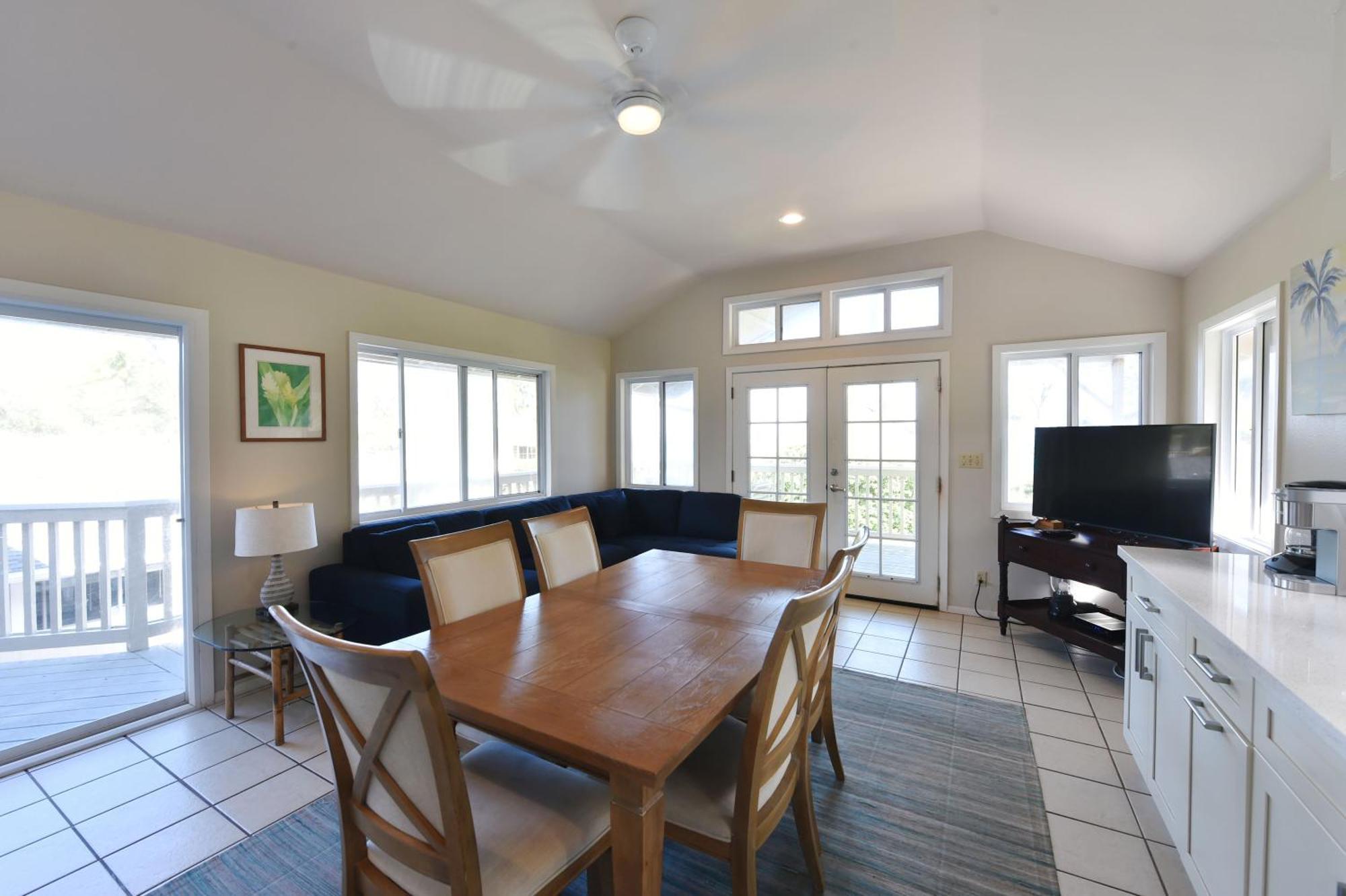 Waimanalo Beach Cottages Lodge *
