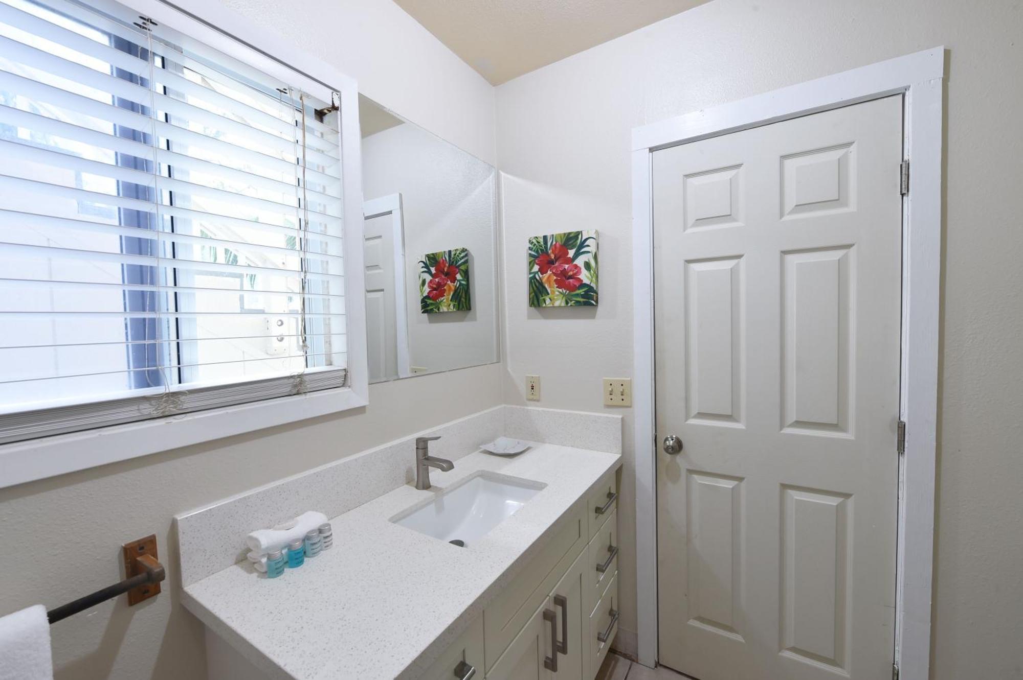 Waimanalo Beach Cottages