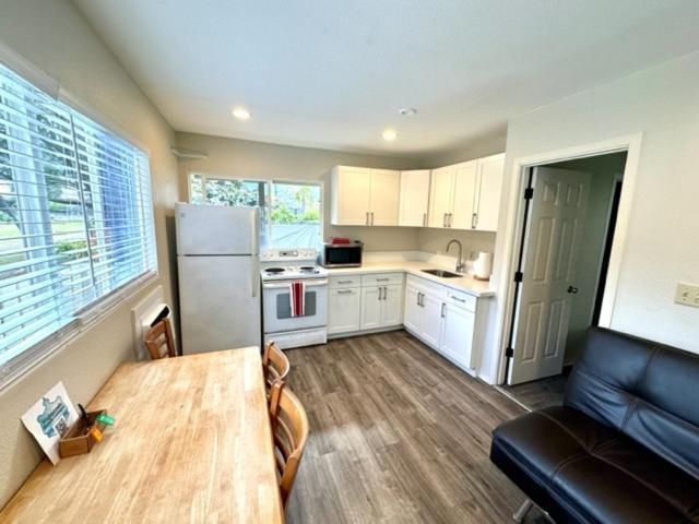 Waimanalo Beach Cottages Lodge *