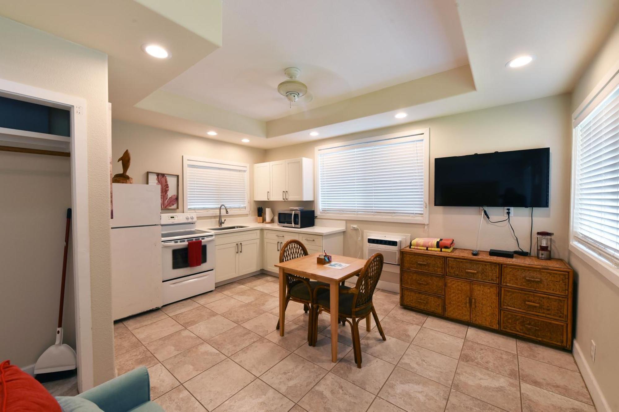 Waimanalo Beach Cottages Lodge